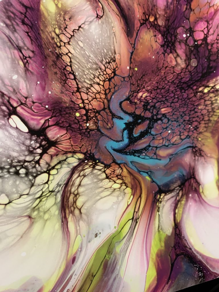 Toile en acrylique fluide avec plusieurs couleurs